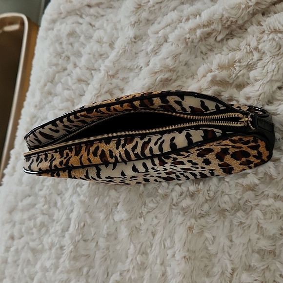 NWT cosmetic bag - Picture 2 of 4